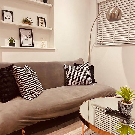 Апартаменты Modern 1 Bed Flat In The Heart Of Hackney Лондон Экстерьер фото